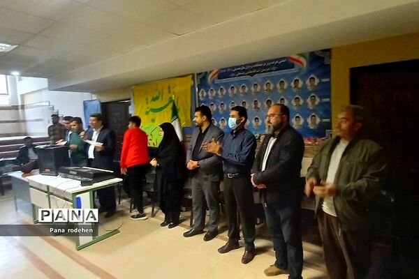 جشن نیمه شعبان و انتظار در هنرستان آیت‌الله هاشمی رفسنجانی رودهن