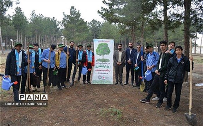 برگزاری آیین گرامیداشت روز درختکاری در اردوگاه منتظری شهرستان شهریار/فیلم