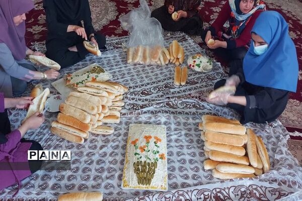 جشن میلاد مولای مهربانی و امید زندگانی در دبستان حضرت رقیه ناحیه یک یزد