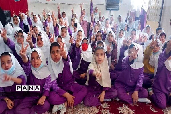 جشن میلاد مولای مهربانی و امید زندگانی در دبستان حضرت رقیه ناحیه یک یزد