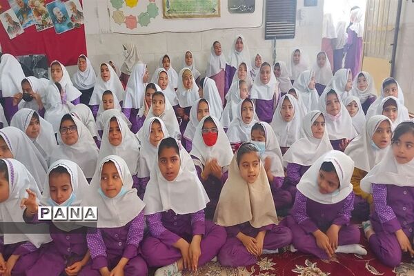 جشن میلاد مولای مهربانی و امید زندگانی در دبستان حضرت رقیه ناحیه یک یزد