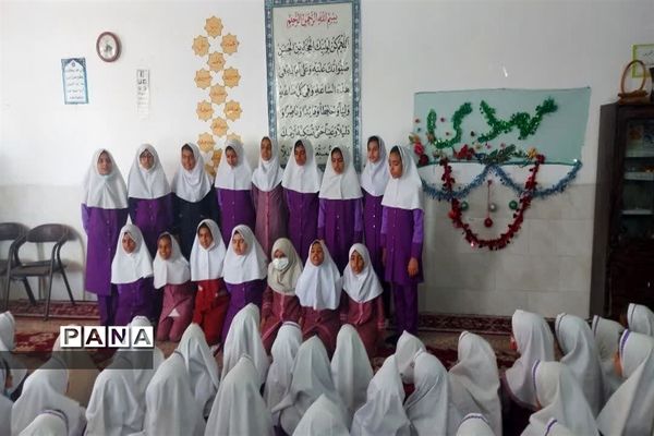 جشن میلاد مولای مهربانی و امید زندگانی در دبستان حضرت رقیه ناحیه یک یزد