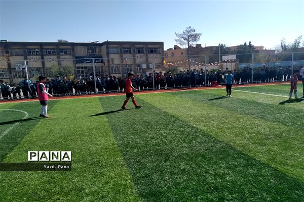 مسابقات فوتبال بین مدرسه‌ای پسران ناحیه یک یزد