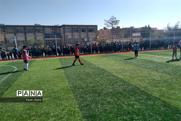 مسابقات فوتبال بین مدرسه‌ای پسران ناحیه یک یزد