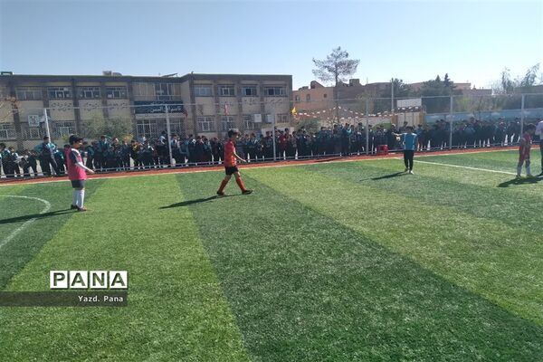 مسابقات فوتبال بین مدرسه‌ای پسران ناحیه یک یزد