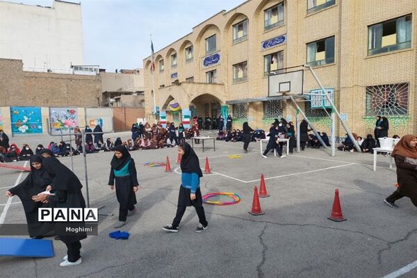 برگزاری مسابقات مفرح در دبیرستان شهید بابایی منطقه ۱۳