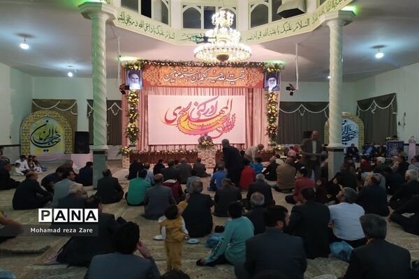 حال و هوای خیابان‌های کاشمر در شب ولادت امام زمان (عج)