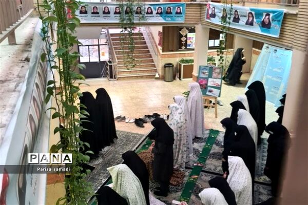 برپایی جشن بزرگ نیمه شعبان در دبیرستان فرهنگ ۱۳