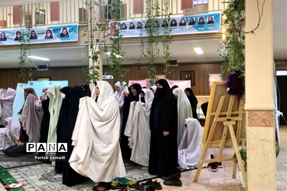 برپایی جشن بزرگ نیمه شعبان در دبیرستان فرهنگ ۱۳