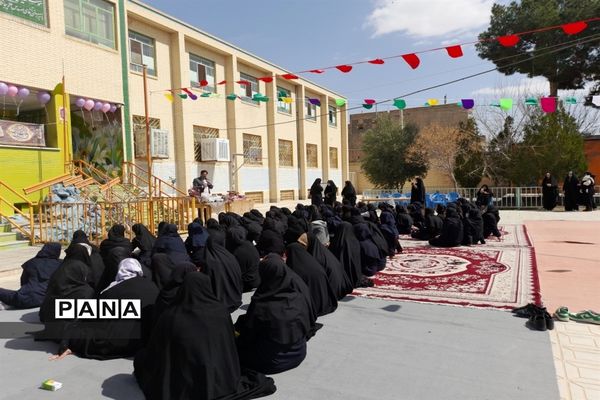 جشن بزرگ میلاد امام زمان(عج) در دبیرستان زینب ابرکوه