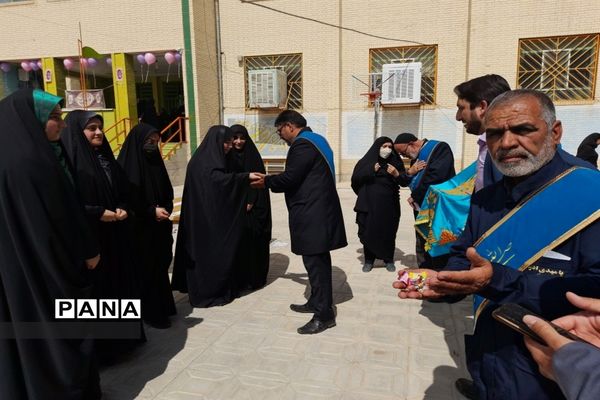 جشن بزرگ میلاد امام زمان(عج) در دبیرستان زینب ابرکوه