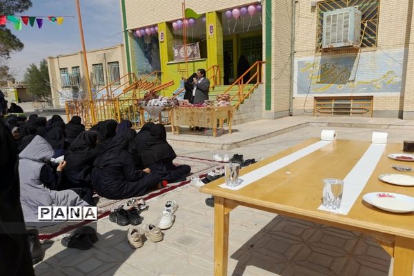 جشن بزرگ میلاد امام زمان(عج) در دبیرستان زینب ابرکوه