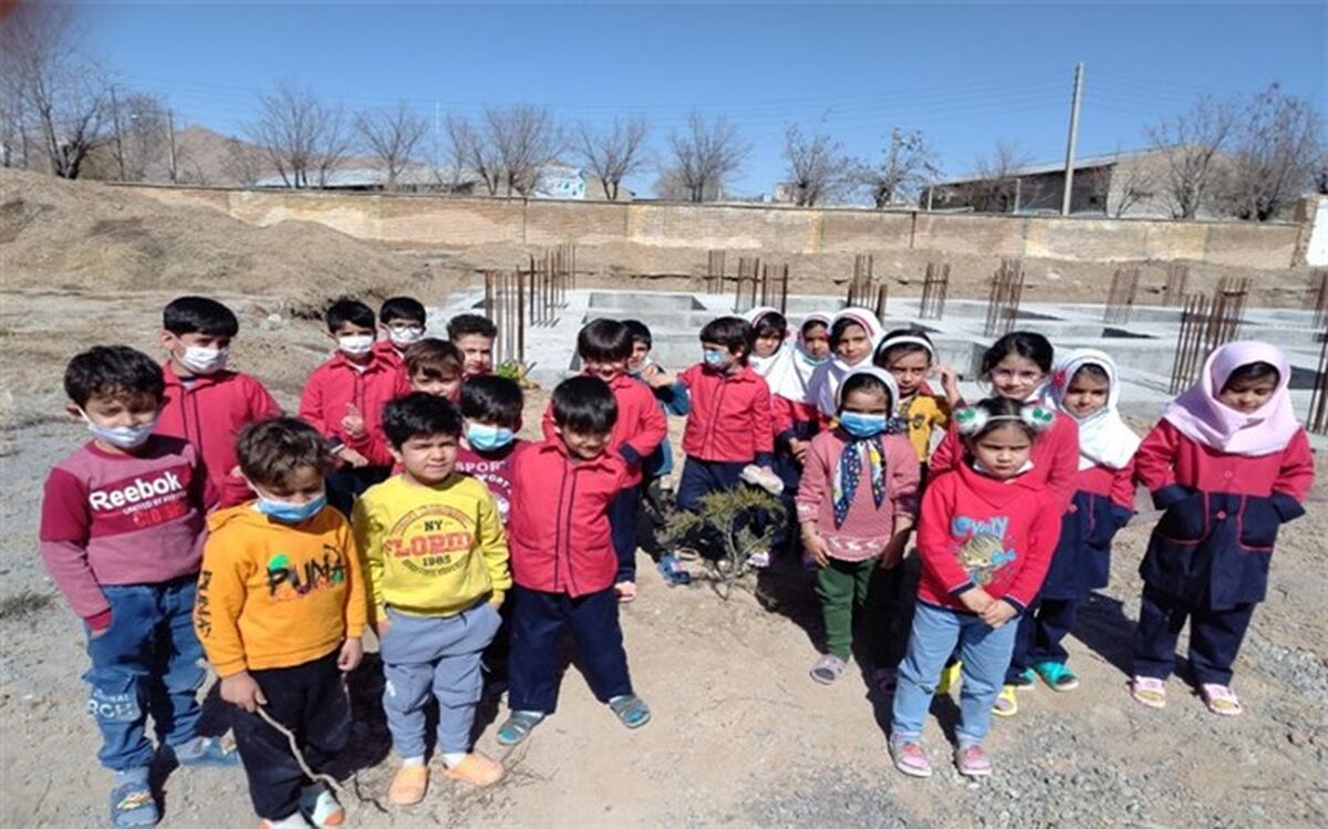کودکان کاشت درخت را باید از کودکی یاد بگیرند