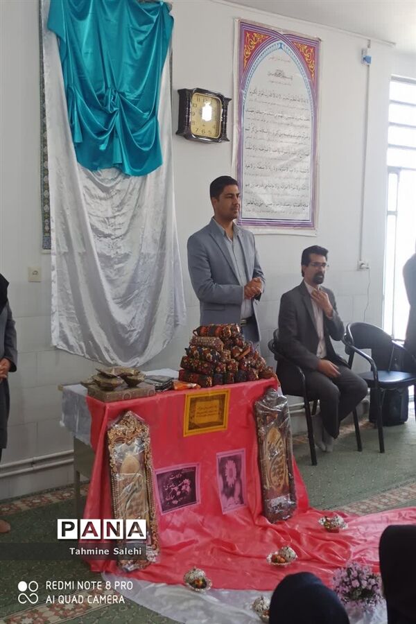 برگزاری جشن نیمه شعبان در دبیرستان متوسطه اول سمیه