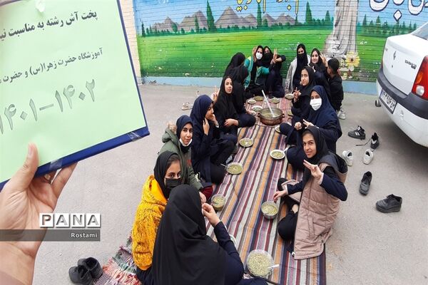 جشن نیمه شعبان در دبیرستان حضرت زهرا (س) برخوار