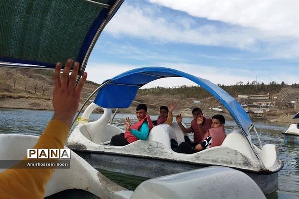 اردوی تفریحی دانش‌آموزان مدرسه شهدای بانک مسکن در مشهد مقدس