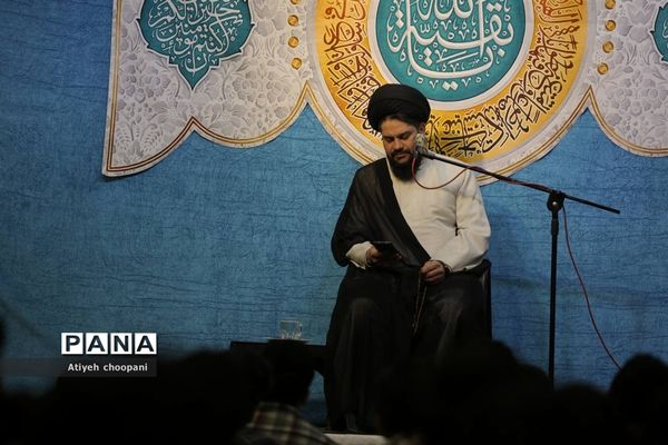 جشن ولادت امام زمان (عج) در دبیرستان فرهنگ مکتبی منطقه ۱۴