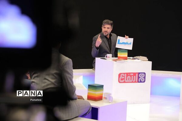 دانش آموز خبرنگاران پانا شهرستان‌های تهران در برنامه تلویزیونی هم ارتفاع