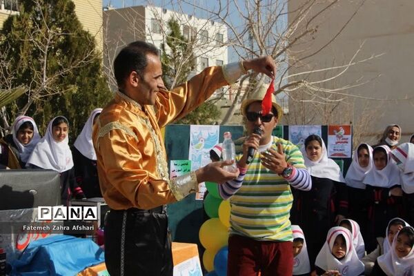 کارناوال شادی تئاتر درسی در کانون امام خمینی سمنان