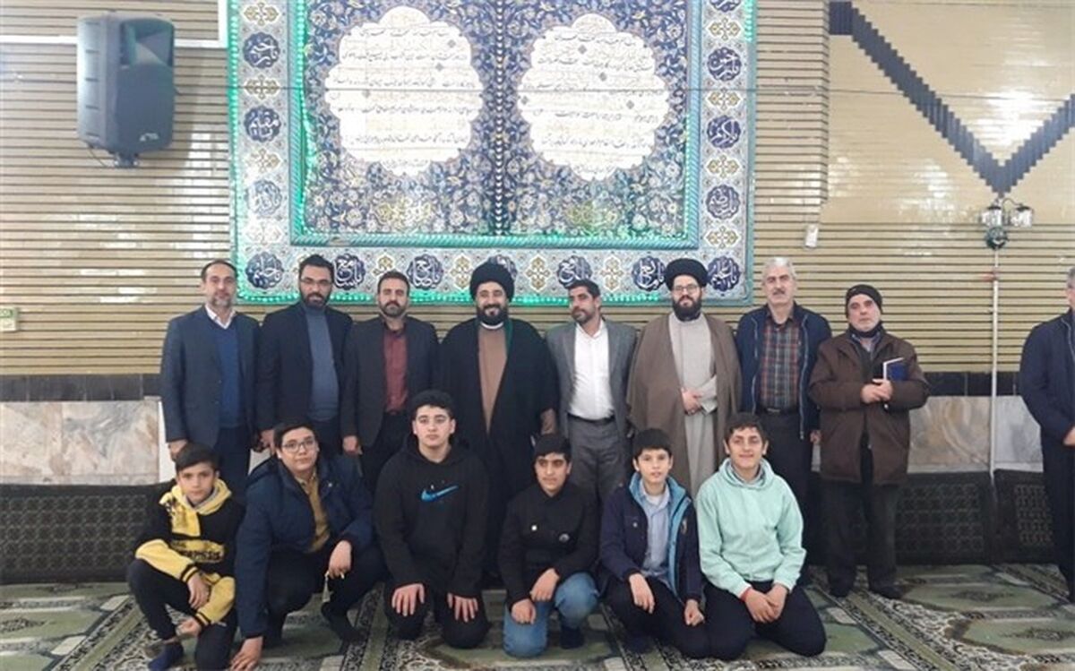 حضور فعال دانش‌آموزان دبیرستان امام علی(ع) ٢ در نماز جمعه رودهن