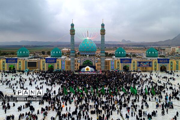 اجرای سرود سلام فرمانده 1 و 2  با حضور ابوذر روحی در مسجد جمکران