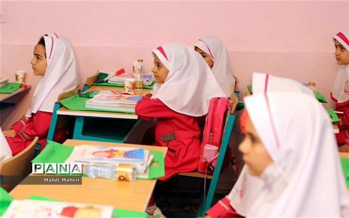 روایت دانش‌آموزان اصفهانی از برقرای امنیت در مدرسه‌ با وجود مسمومیت‌های اخیر/ فیلم