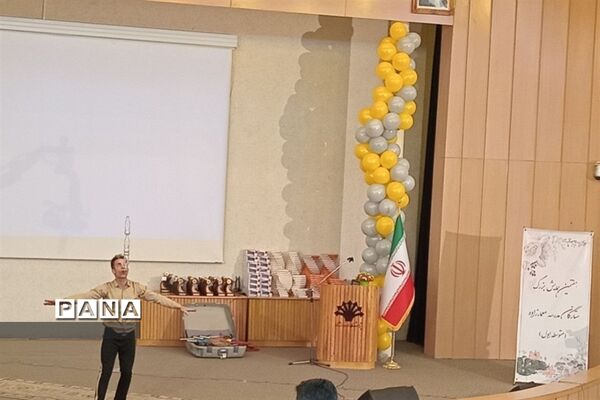 هفتمین همایش بزرگ ستارگان، ویژه دانش‌‍آموزان برتر دبیرستان شهیدمعمارزاده ناحیه 2 کرج