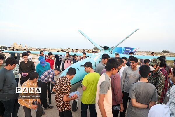 بازدید دانش‌آموزان سمپاد از مراکز مهم نظامی، دفاعی و پالایشگاه ستاره خلیج‌فارس استان هرمزگان