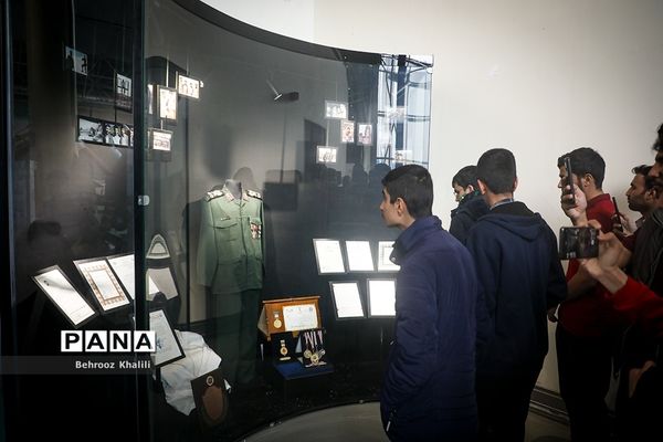 بازدید دانش‌آموزان سمپاد از مراکز مهم نظامی، دفاعی و پالایشگاه ستاره خلیج‌فارس استان هرمزگان