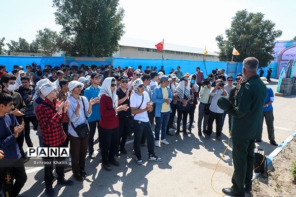 بازدید دانش‌آموزان سمپاد از مراکز مهم نظامی، دفاعی و پالایشگاه ستاره خلیج‌فارس استان هرمزگان
