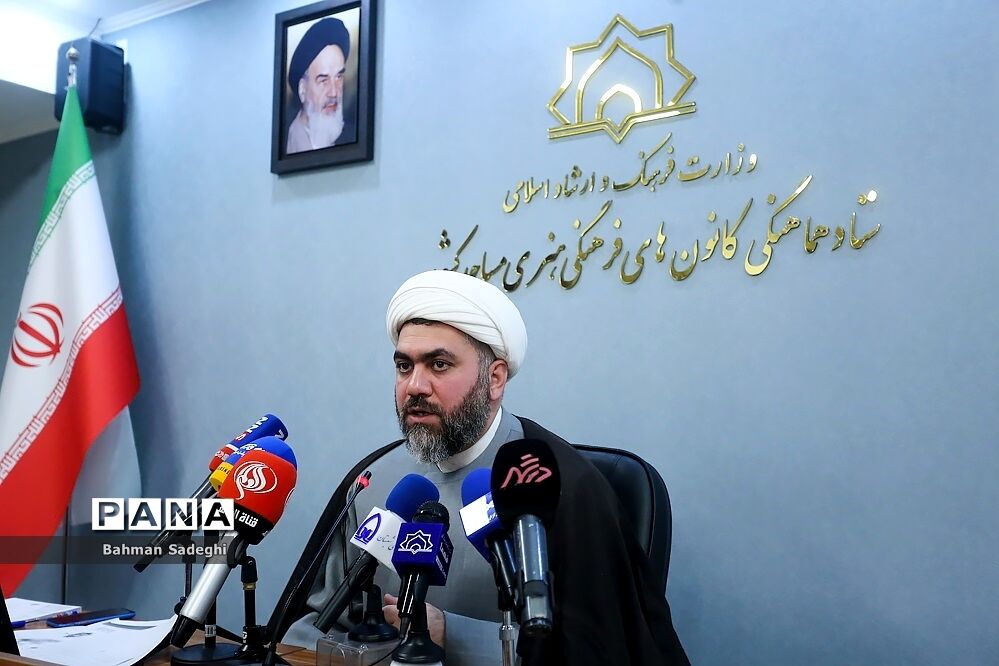 نگاه تحولی به برنامه‌های کانون‌های مساجد داریم