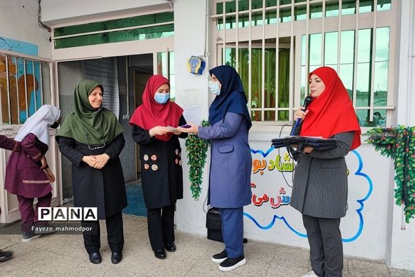 تقدیر از فعالان نماز در دبستان حضرت زهرا(س) یک رودهن