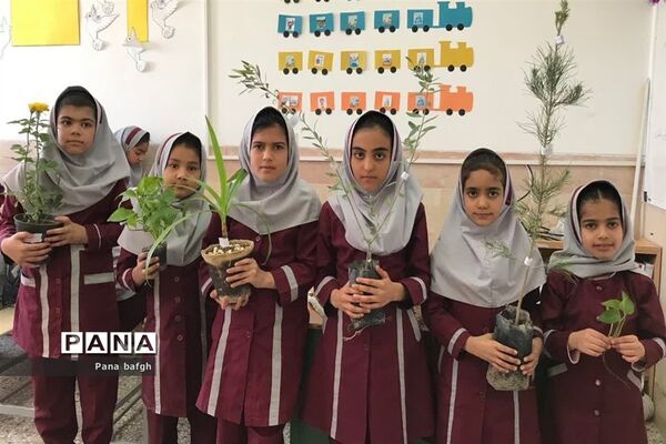 مدرسه با طراوت با طرح هر دانش‌آموز یک نهال