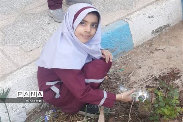 مدرسه با طراوت با طرح هر دانش‌آموز یک نهال
