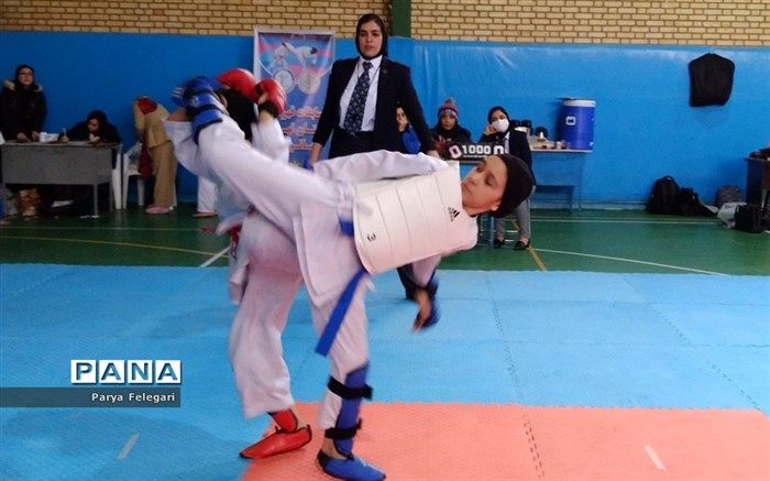 مسابقات استانی کاراته با هدف استعدادیابی هنرجویان در سطح قرچک برگزار شد