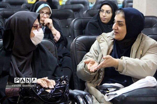 تقدیر از رابطان پژوهشسرای دخترانه رازی ناحیه یک شهرری