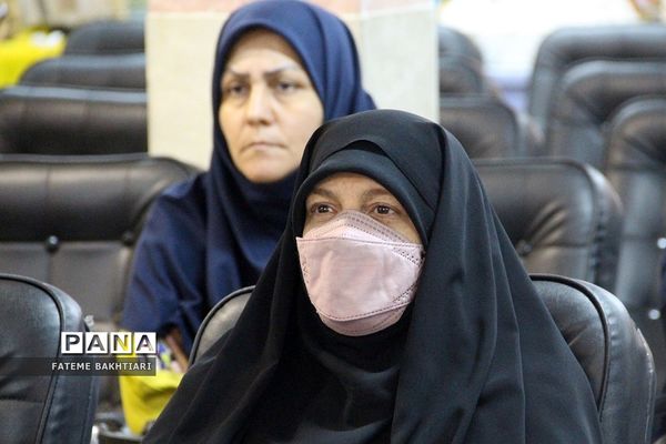 تقدیر از رابطان پژوهشسرای دخترانه رازی ناحیه یک شهرری