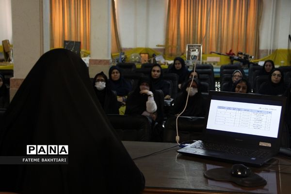 تقدیر از رابطان پژوهشسرای دخترانه رازی ناحیه یک شهرری