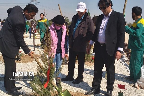 گرامیداشت هفته منابع طبیعی و آبخیزداری در شهرستان بهارستان