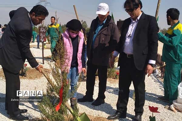 گرامیداشت هفته منابع طبیعی و آبخیزداری در شهرستان بهارستان