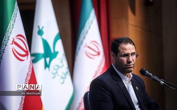 تدوین برنامه ویژه برای شکل‌گیری هویت معلمی