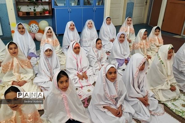 جشن تکلیف در دبستان حضرت زهرا(س) یک رودهن