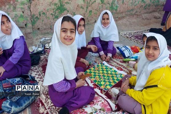 اردوی درون مدرسه‌ای و استقبال از عید نوروز دبستان حضرت رقیه(س) یزد