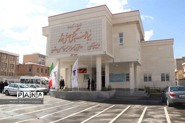 بازدید از پروژه‌های مدارس سبز در تبریز