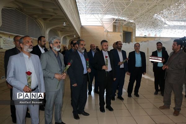 غبارروبی حرم حضرت معصومه(س) با حضور اعضای ستاد اسکان نوروزی فرهنگیان