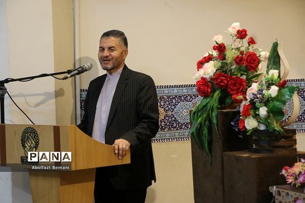 غبارروبی حرم حضرت معصومه(س) با حضور اعضای ستاد اسکان نوروزی فرهنگیان