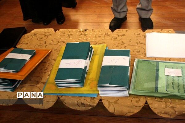 تجلیل از برگزیدگان استانی مسابقات فرهنگی‌هنری و قرآن، عترت و نماز و نوجوانان سالم در ناحیه یک ری
