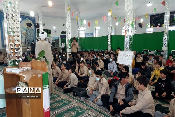 برگزاری آیین نمادین جشن تکلیف دانش‌آموزان پسر شهرستان فیروزکوه