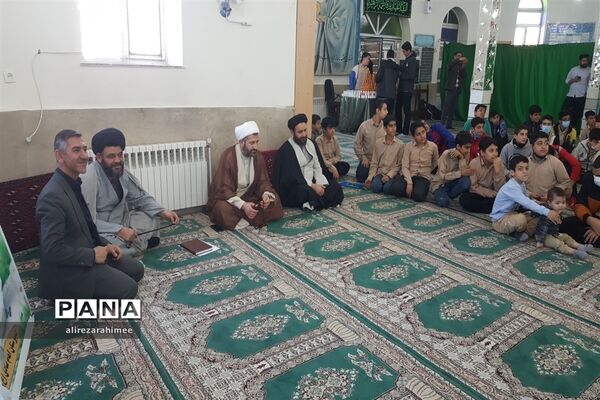 برگزاری آیین نمادین جشن تکلیف دانش‌آموزان پسر شهرستان فیروزکوه