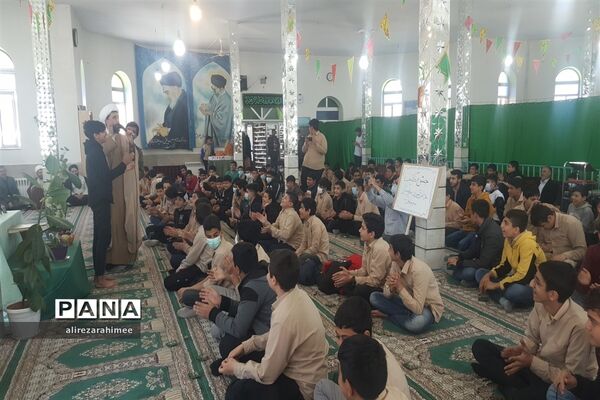 برگزاری آیین نمادین جشن تکلیف دانش‌آموزان پسر شهرستان فیروزکوه